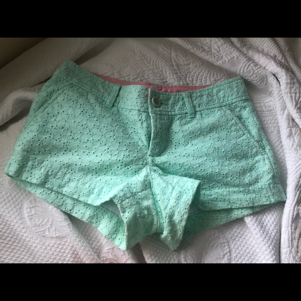 Lilly lace shorts